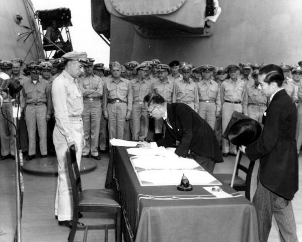 Shigemitsu Mamoru signs Japan's declaration of surrender