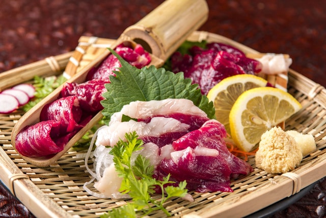 Horse sashimi (basashi).