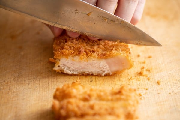 Japanese kitchen knives: knife cutting tonkatsu