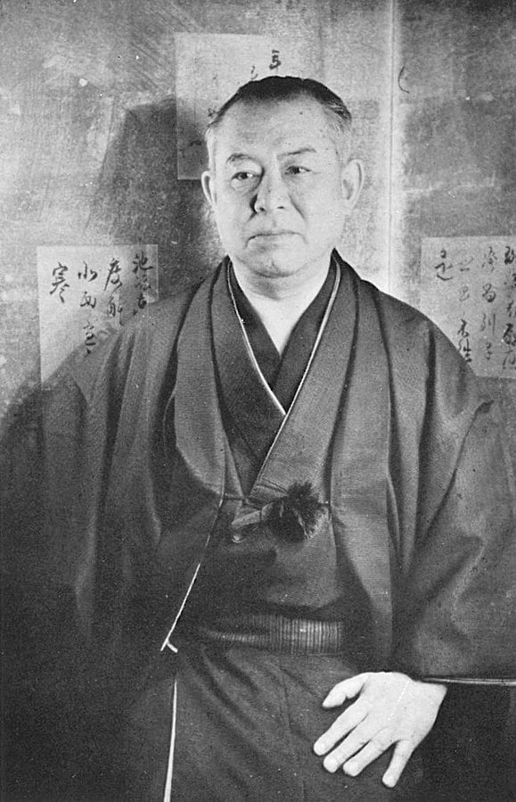 Prominent author Tanizaki Junichiro was against the use of over-reliance on benshi in Japanese film.