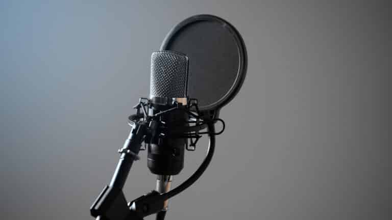 Empty microphone