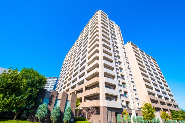 Apartment ("mansion", マンション)