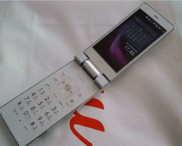 AQUOS K SHF32