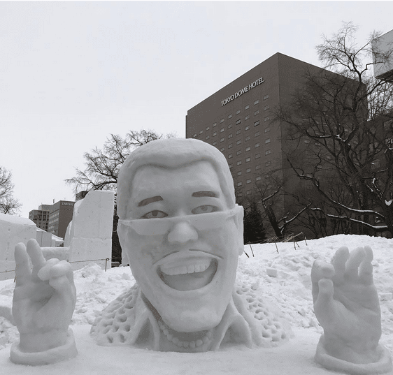 Comedian Pikotaro performing "Pen-Pineapple-Apple-Pen" at the 2017 Snow Festival