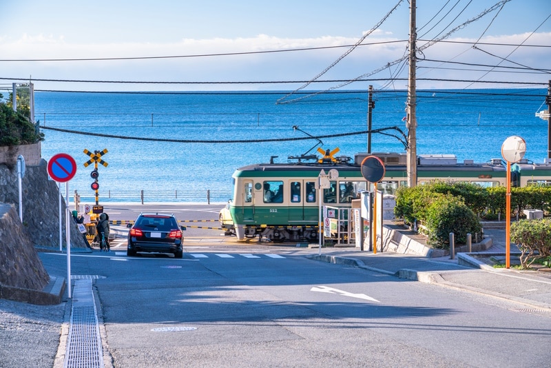 Enoden at the Kamakura High School crossing