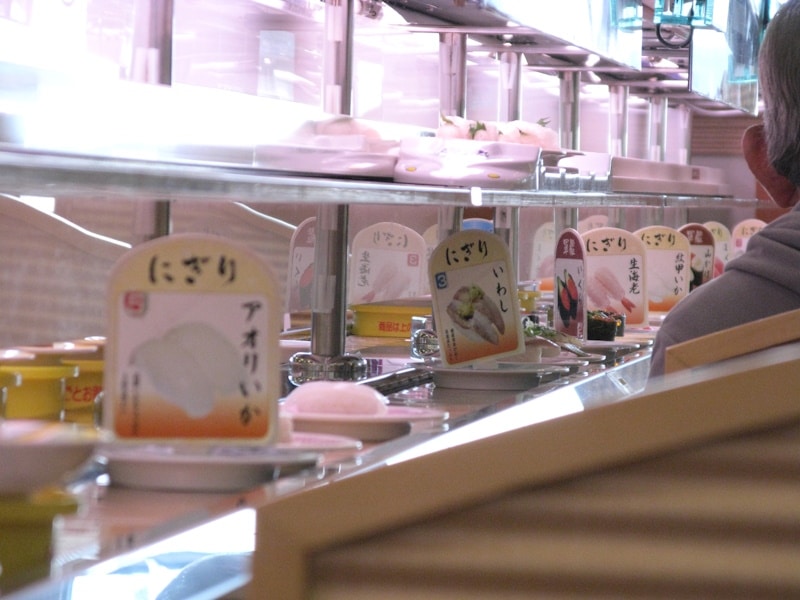 Conveyor belt sushi