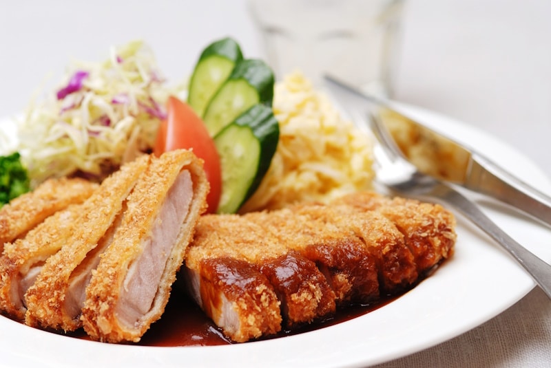 Katsurestu - katsu, Japanese cutlet