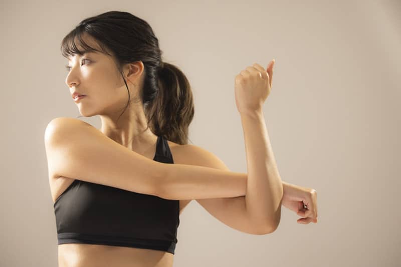 Woman exercising (radio taiso article)