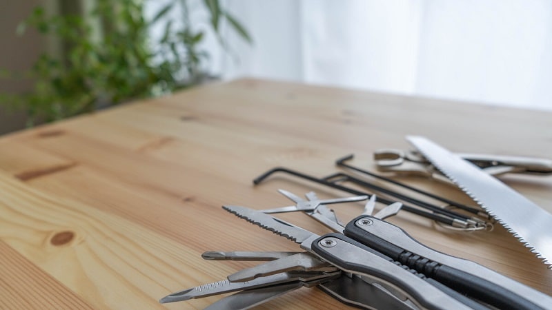 Multi-purpose knife (Swiss Army Knife)
