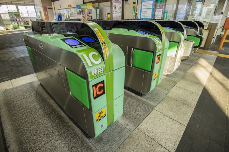 IC card-enabled subway gates