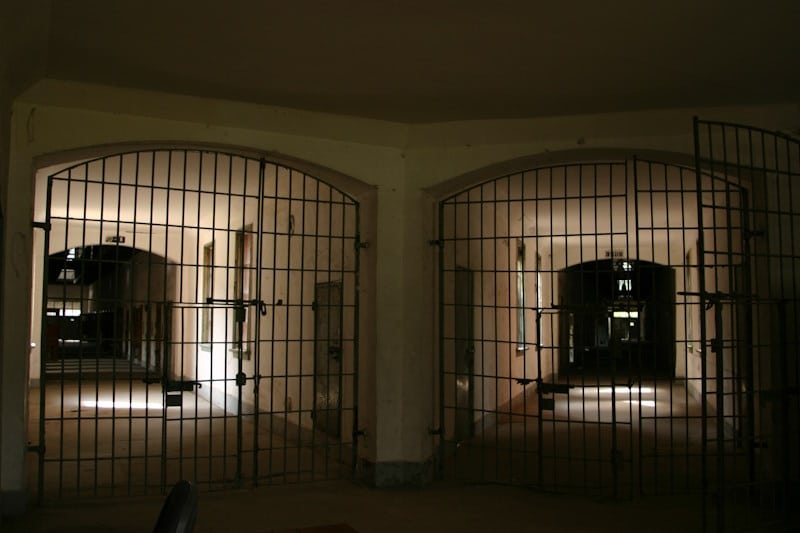 Prison (no scallops here)