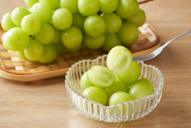 Shine muscat grapes