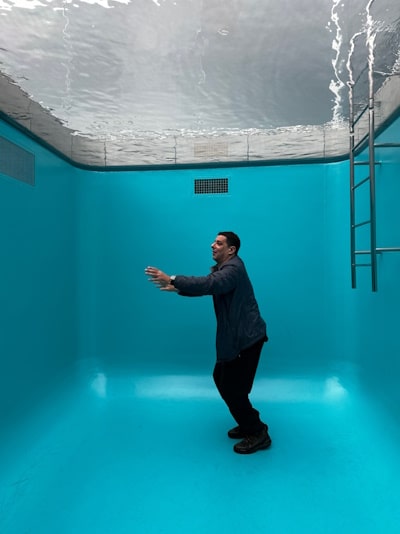 Swimming Pool by Leandro Erlich, Kanazawa 21st Century Museum of Contemporary Art
