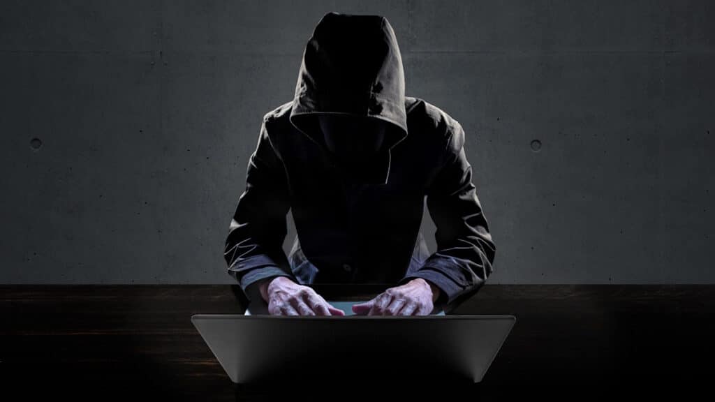 Scammer at work