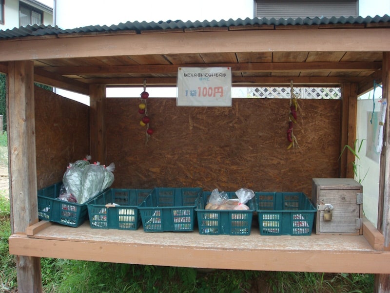 Staffless stores in Japan - fresh produce stand
