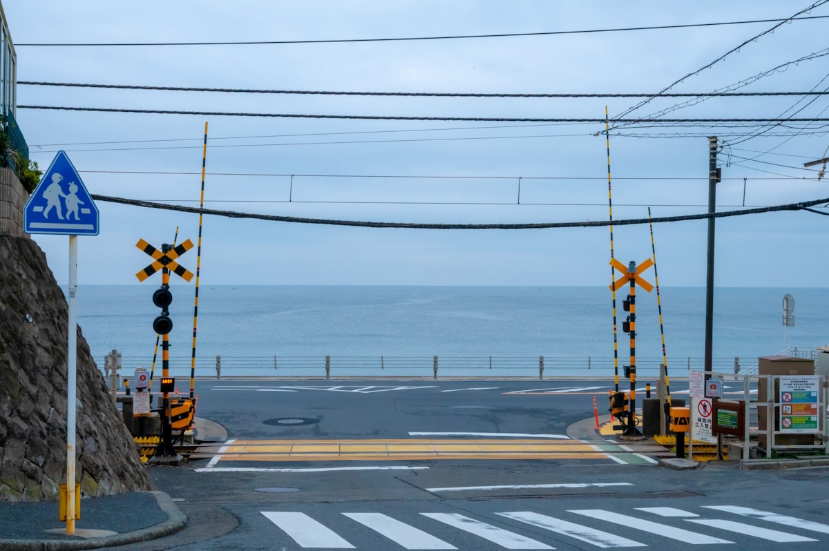 Enoshima railroad crossing