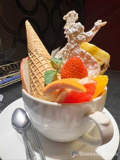 Old Castle Alice - ice cream and fruit parfait