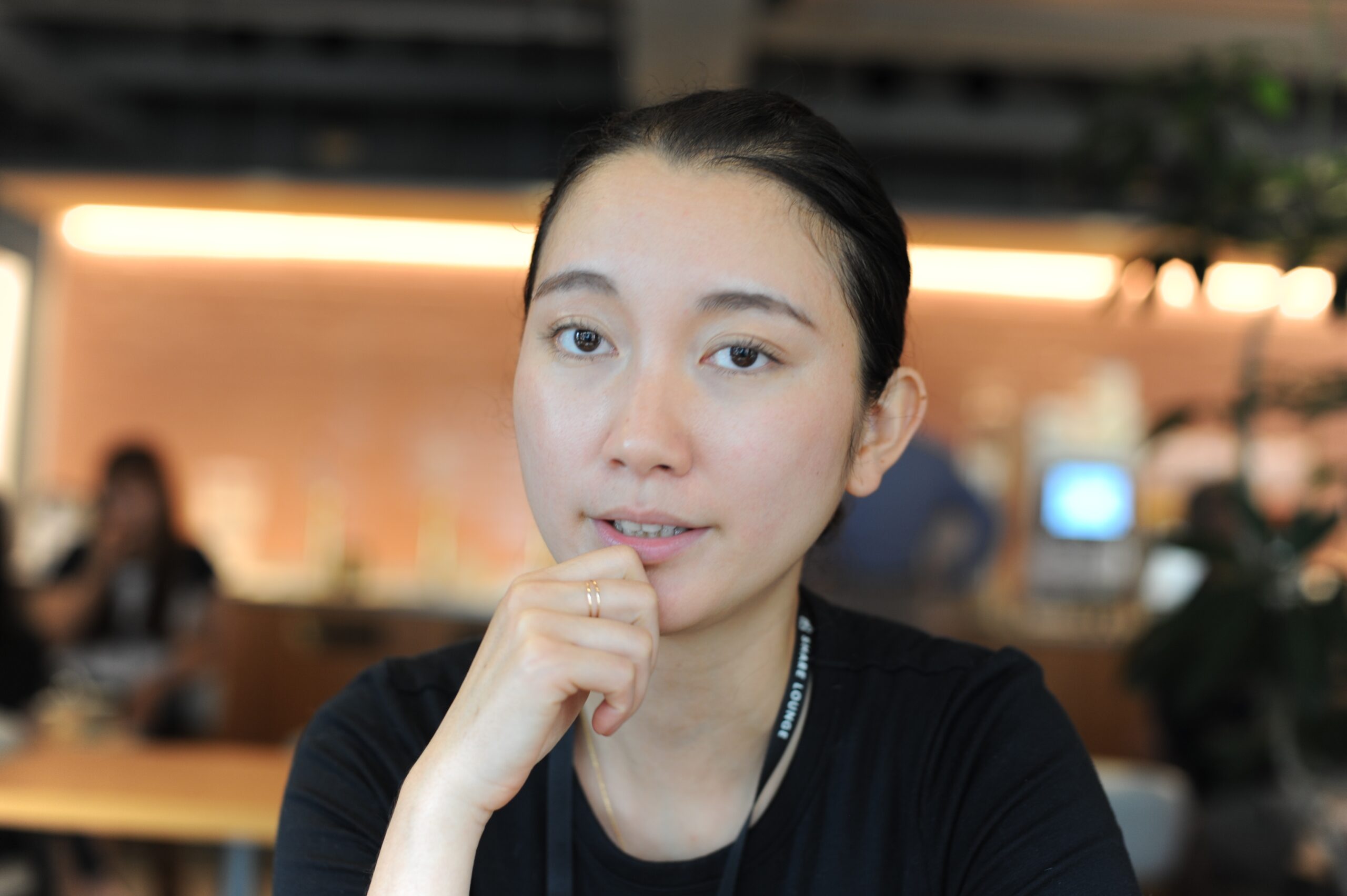 Ito Shiori looking at the camera