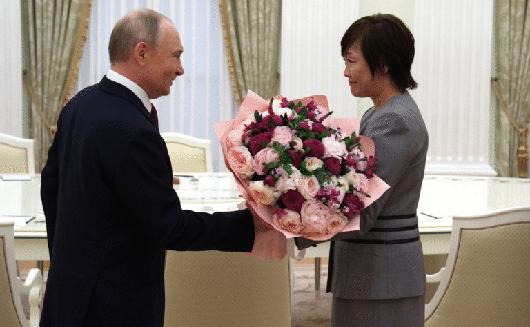 Abe Akie meets with Vladimir Putin