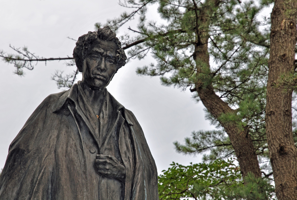 Statue of Dazai Osamu　in Goshogawara